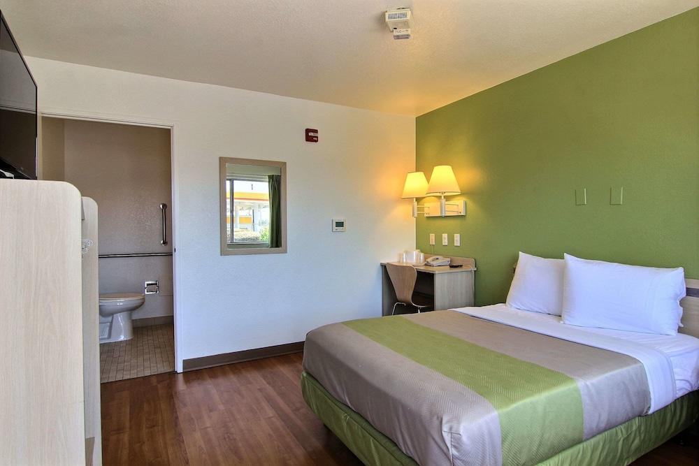 Motel 6-Austin, TX - North Exterior foto