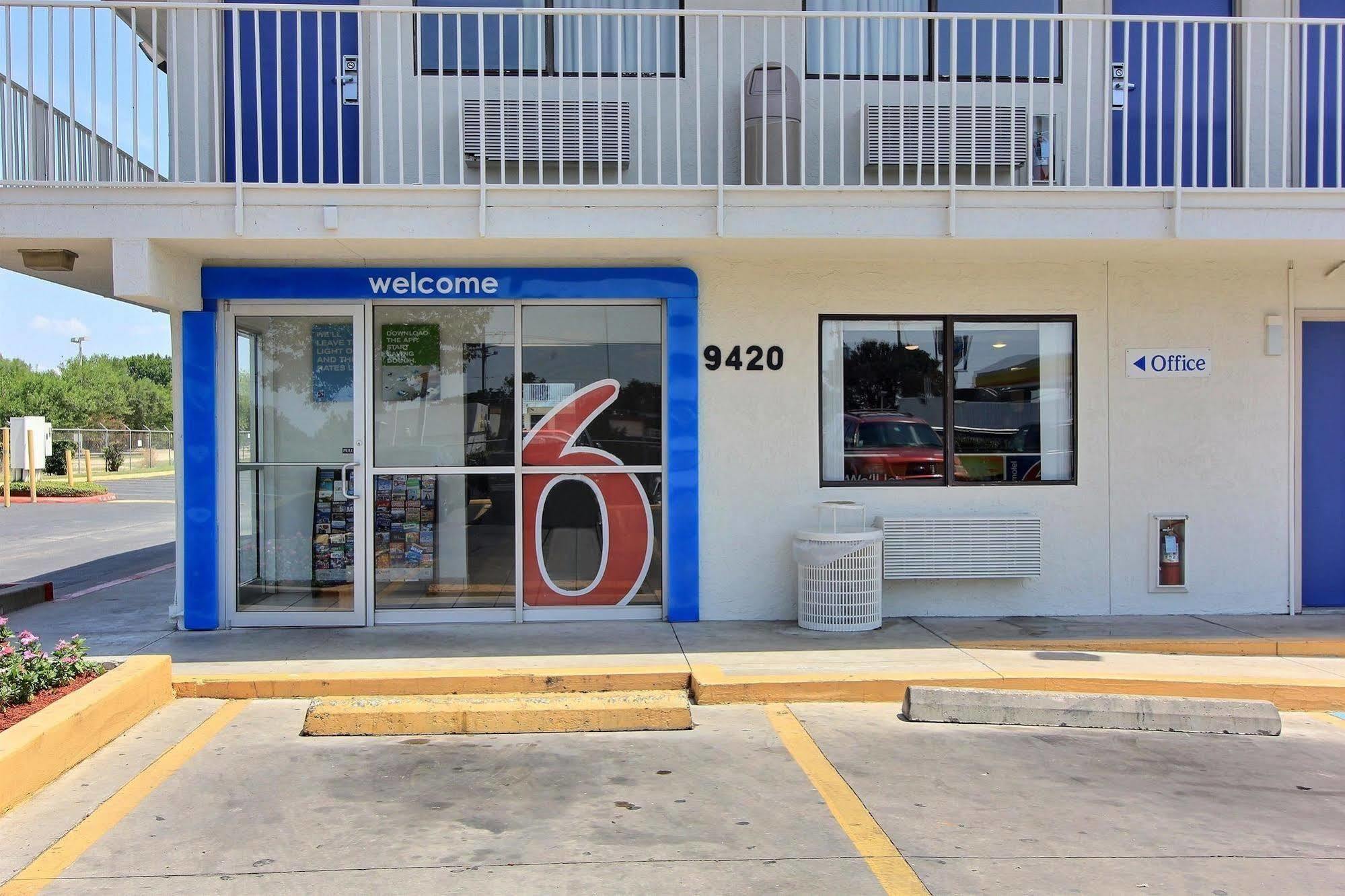 Motel 6-Austin, TX - North Exterior foto